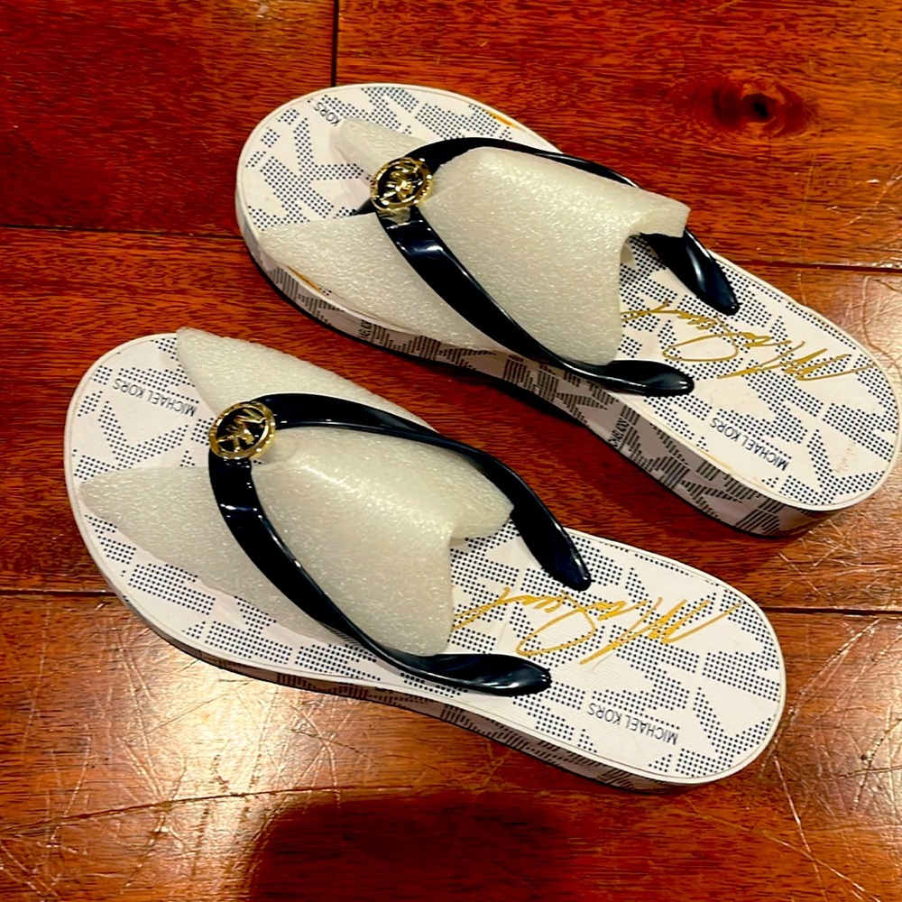 NWT Michael Kors, sandals woman size 5